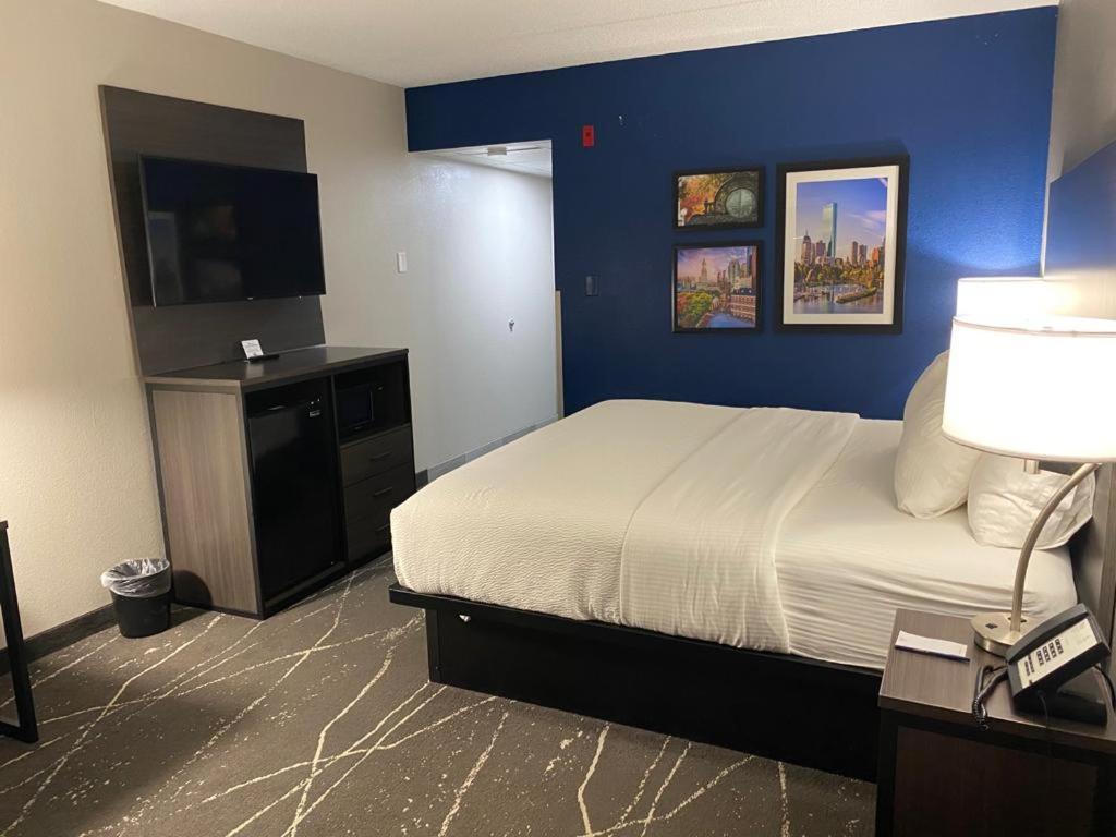 Comfort Inn Boston Милфорд Экстерьер фото